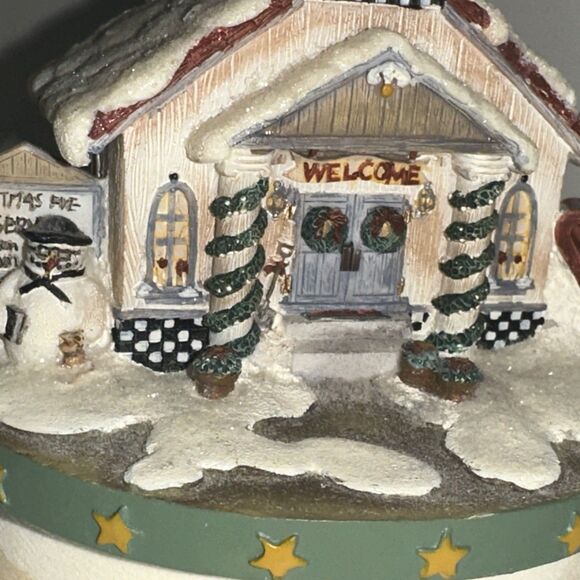 OUR AMERICAN Yankee Candle - WINTER CHURCH CANDLE TOPPER - Picture 9 of 10